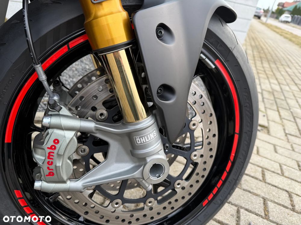 Ducati Streetfighter V2 - 18