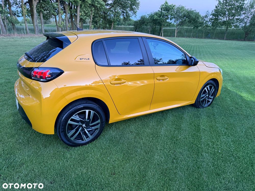 Peugeot 208 - 4