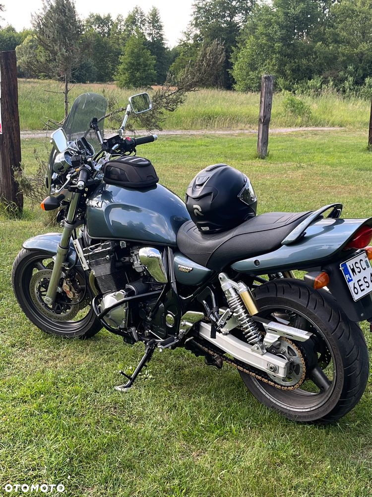 Suzuki GSX - 6