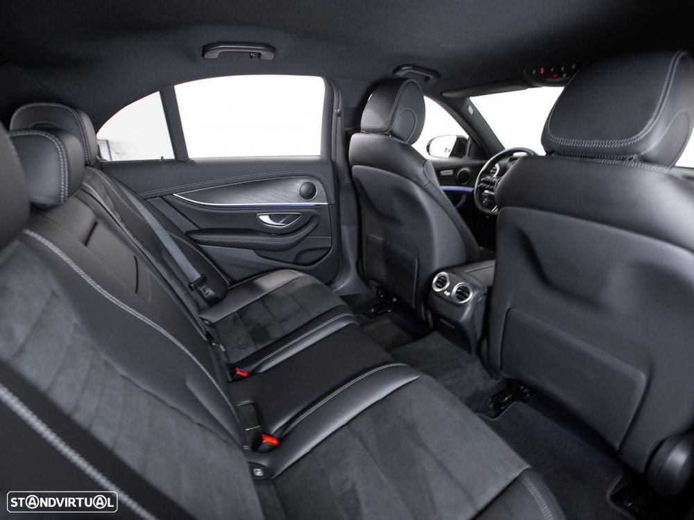 Mercedes-Benz E 300 de 9G-TRONIC AMG Line - 11