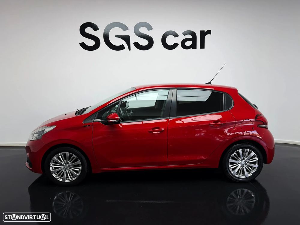 Peugeot 208 1.2 PureTech Signature - 2