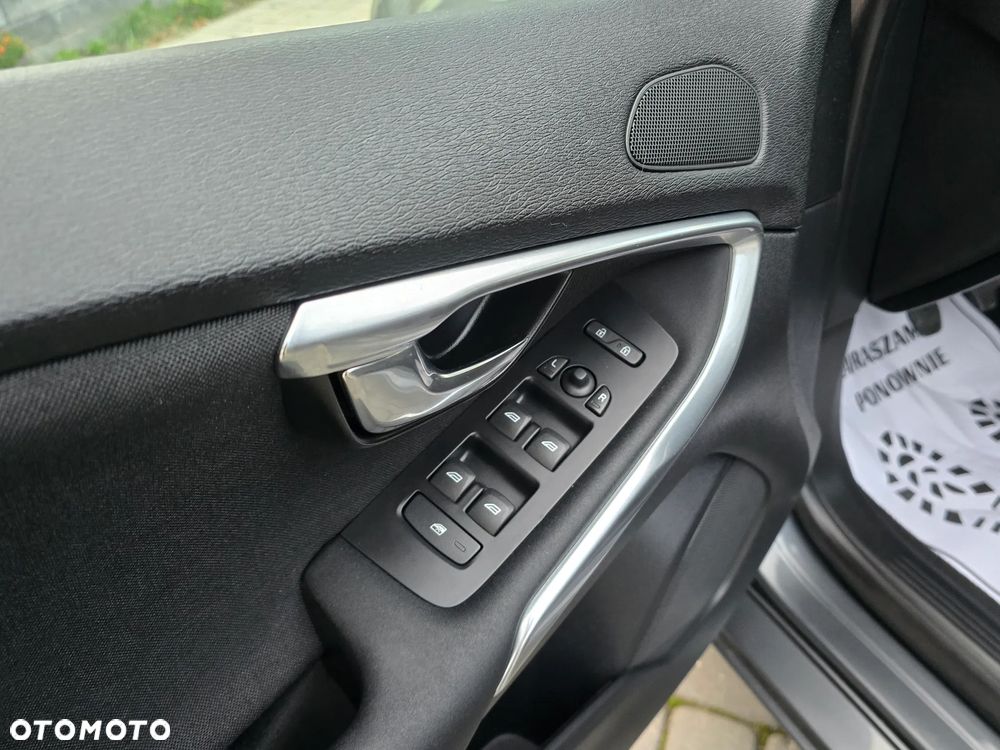Volvo V40 D2 - 24