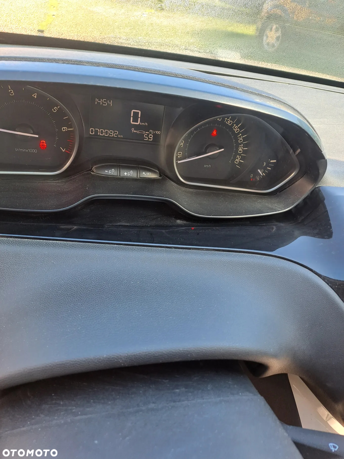 Peugeot 208 1.2 PureTech Like S&S - 9
