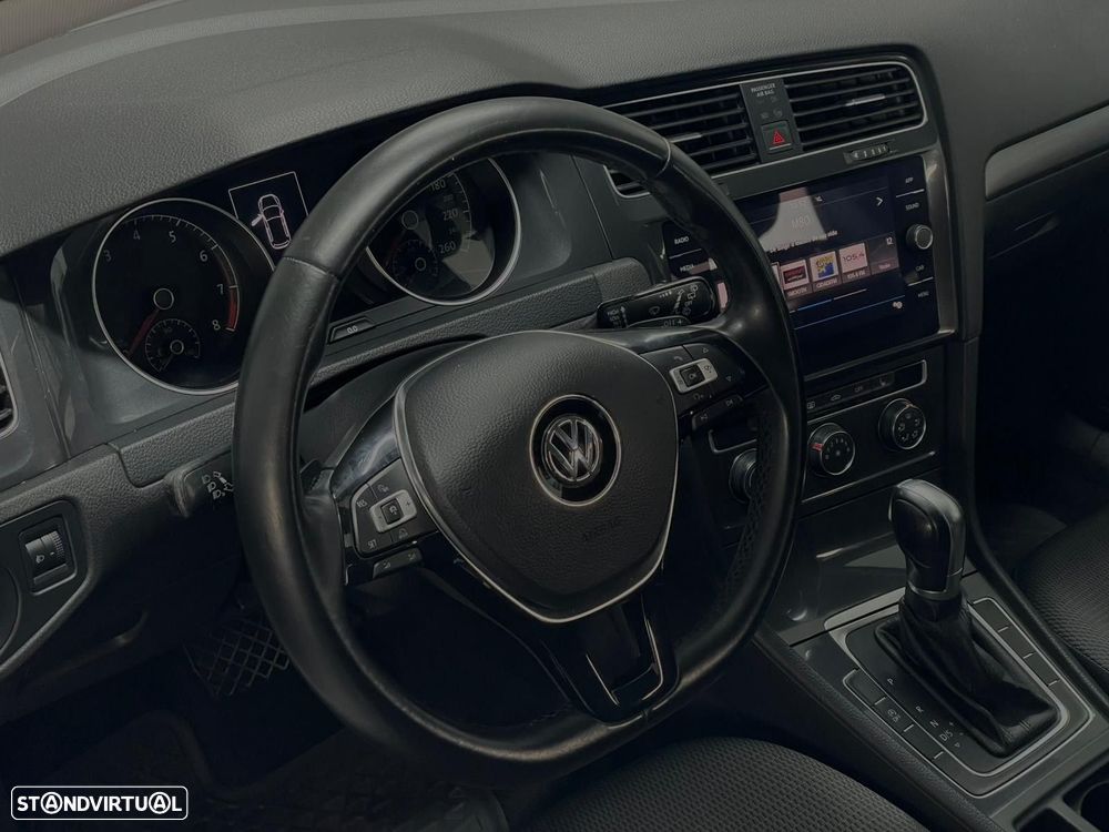 VW Golf 1.0 TSI Confortline DSG - 11