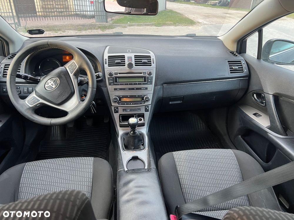 Toyota Avensis 2.0 D-4D Premium - 8