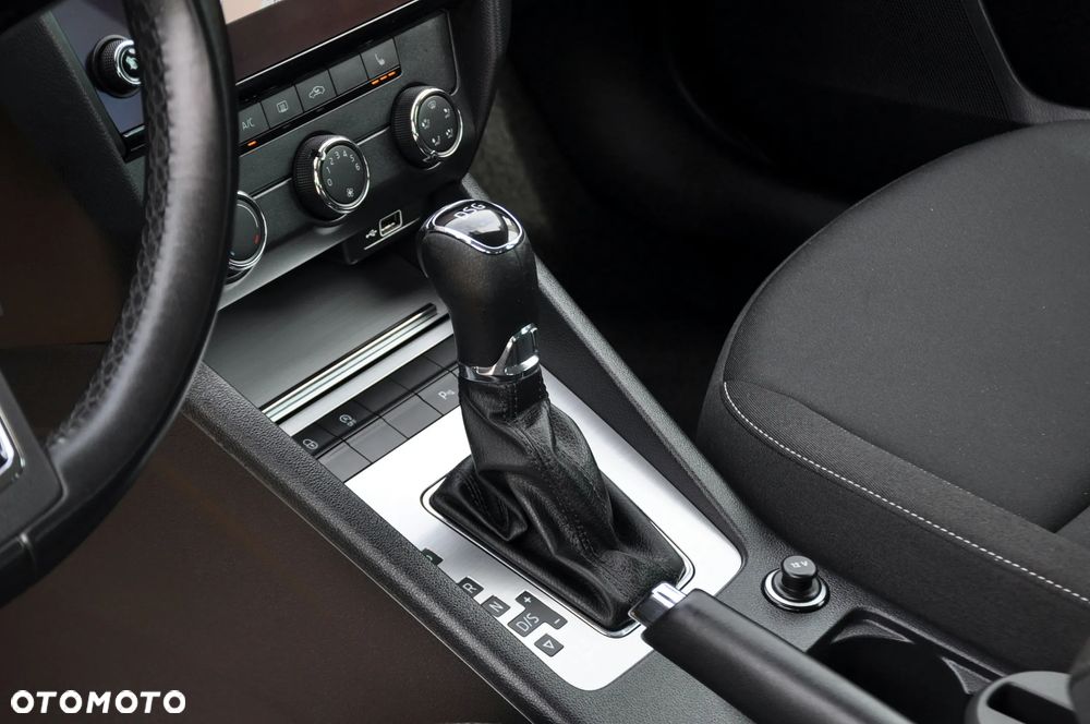 Skoda Octavia 2.0 TDI Elegance DSG - 34