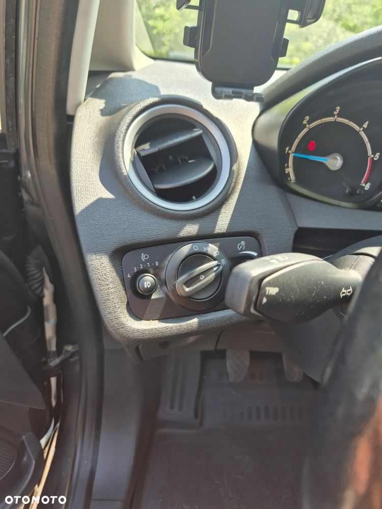 Ford Fiesta 1.5 TDCi SYNC Edition - 11