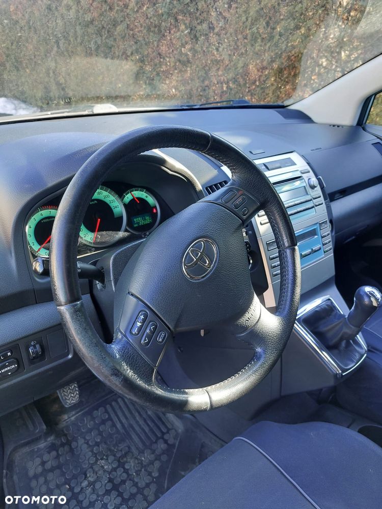 Toyota Corolla Verso 1.8 Sol - 24