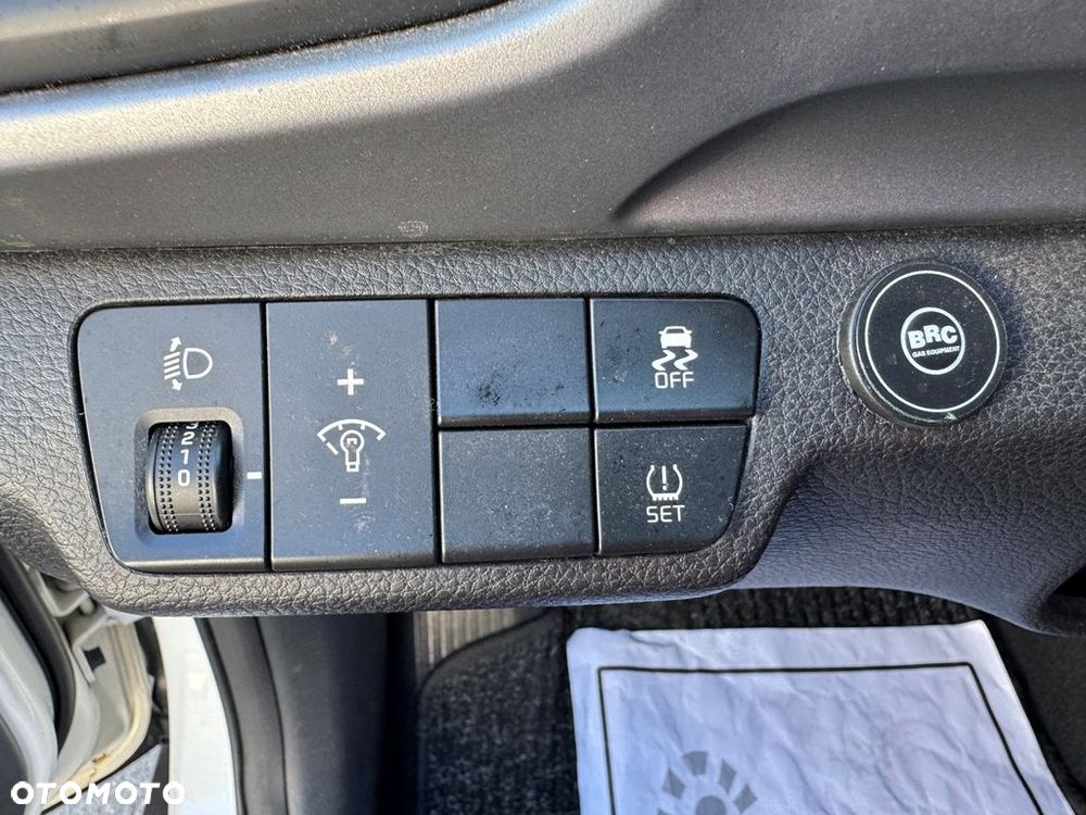 Kia Stonic - 12