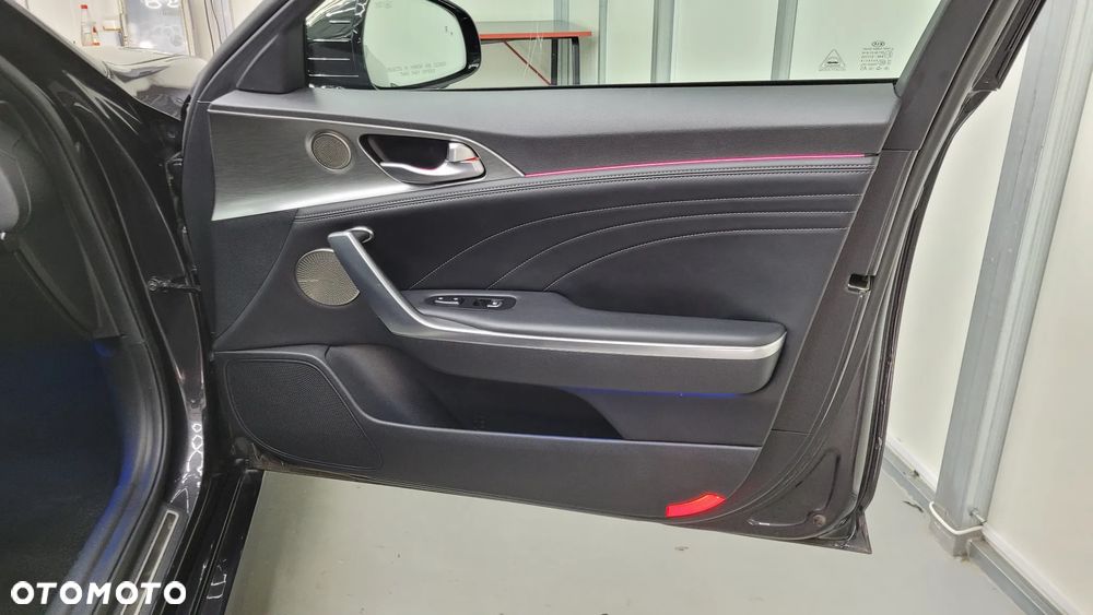 Kia Stinger 3.3 T-GDI AWD OPF GT - 33