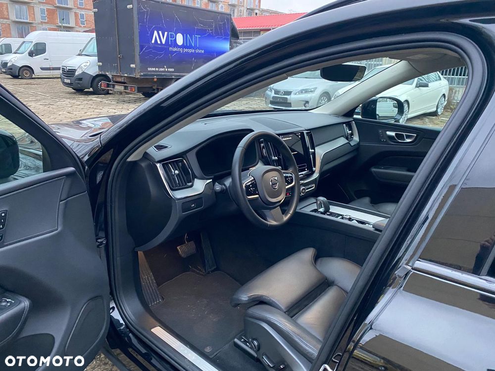 Volvo XC 60 B4 D Ultimate Dark - 5