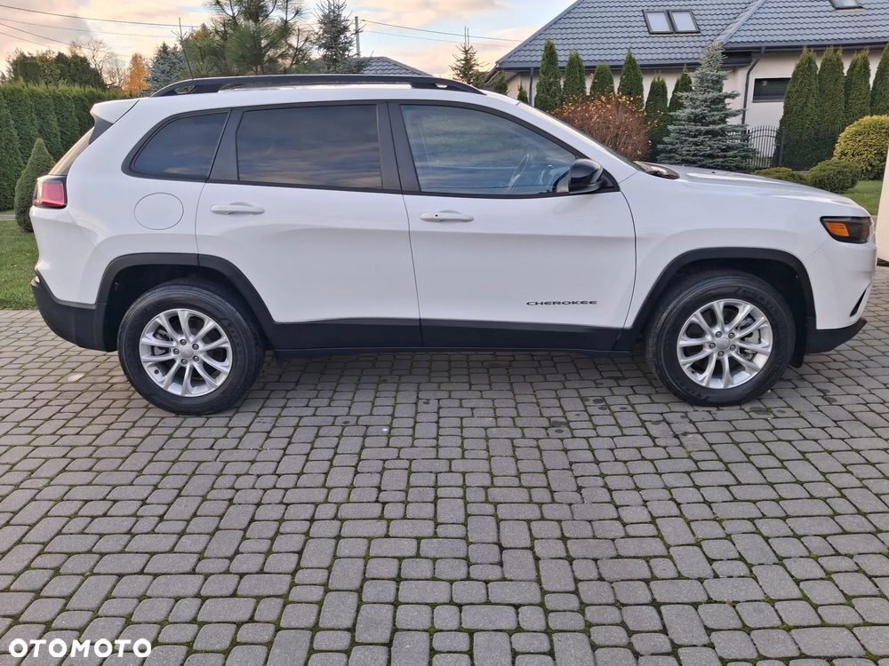 Jeep Cherokee - 8