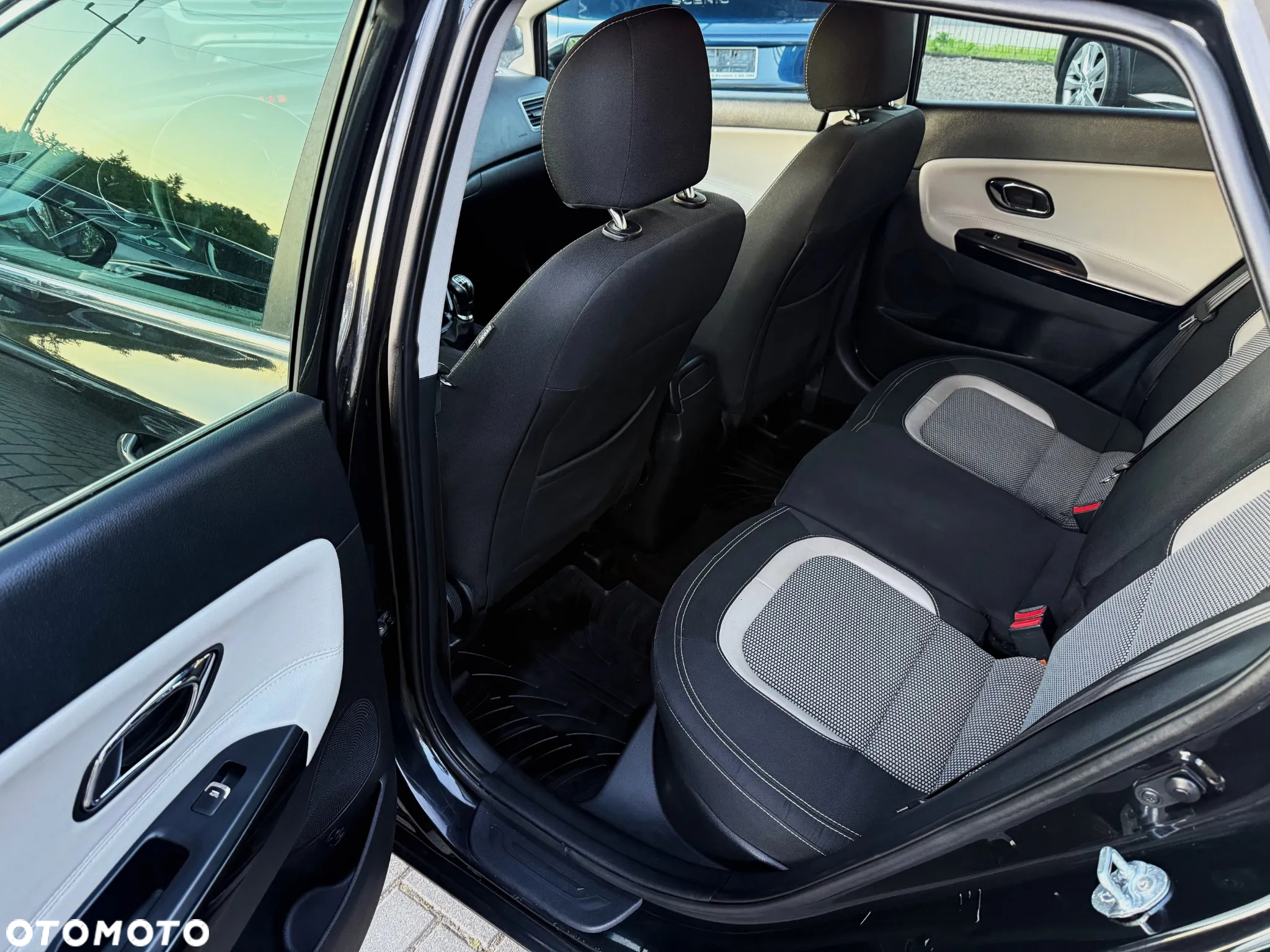 Kia Ceed 1.6 CRDi 136 ISG SW Platinum Edition - 9