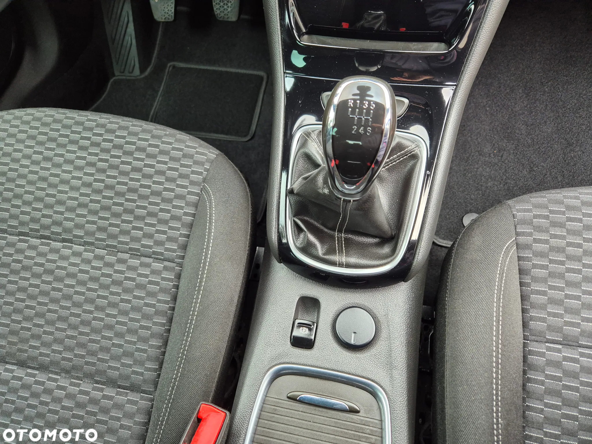 Opel Astra 1.6 D (CDTI) Start/Stop Sports Tourer Dynamic - 33