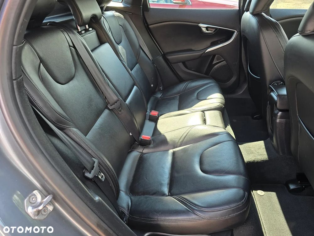 Volvo V40 D4 Summum - 14