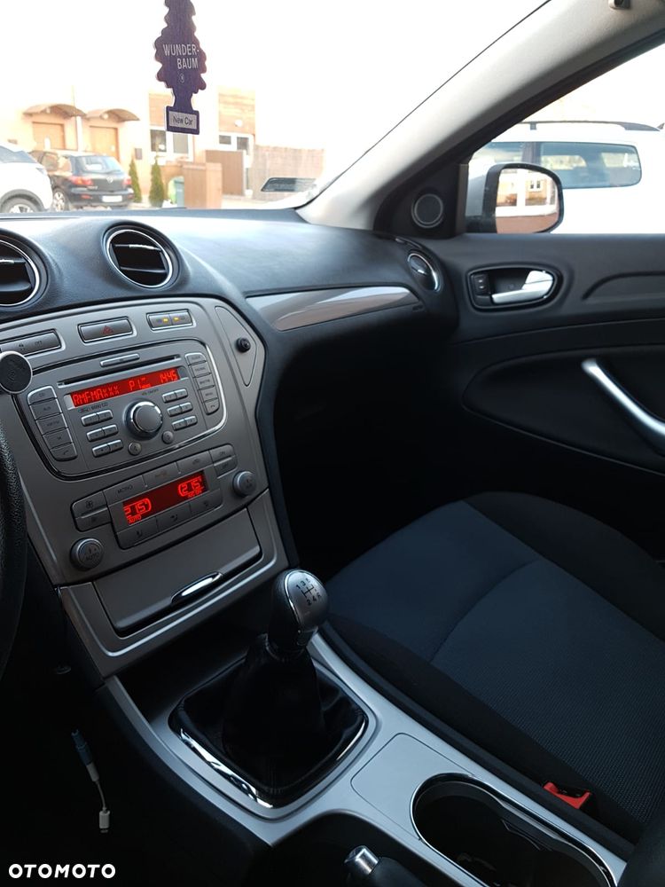 Ford Mondeo 1.6 Ambiente - 12