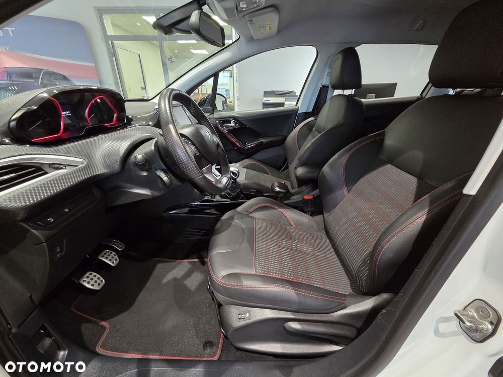 Peugeot 2008 1.2 PureTech Allure S&S - 12