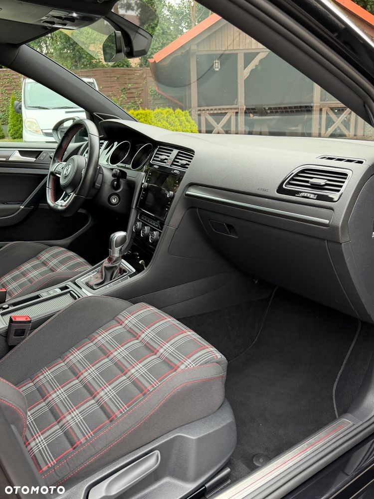 Volkswagen Golf GTI (BlueMotion Technology) DSG - 30