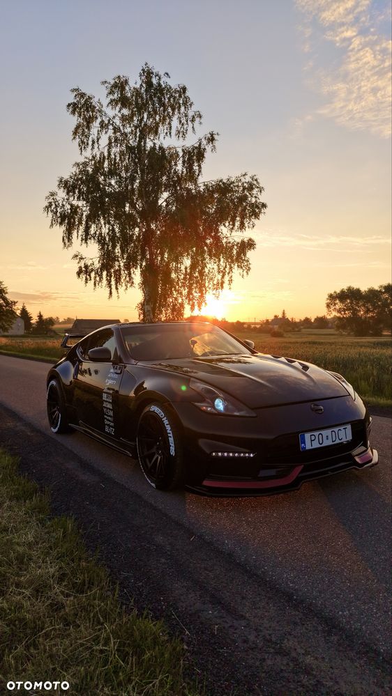 Nissan 370 Z - 2