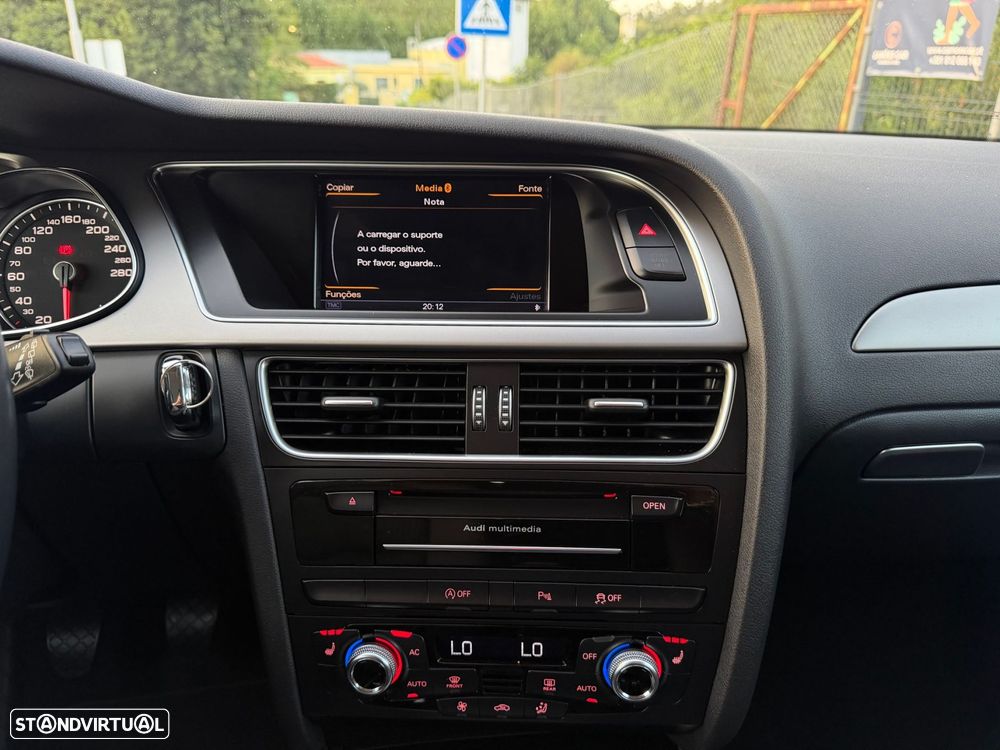 Audi A4 Avant 2.0 TDI Business Line - 24