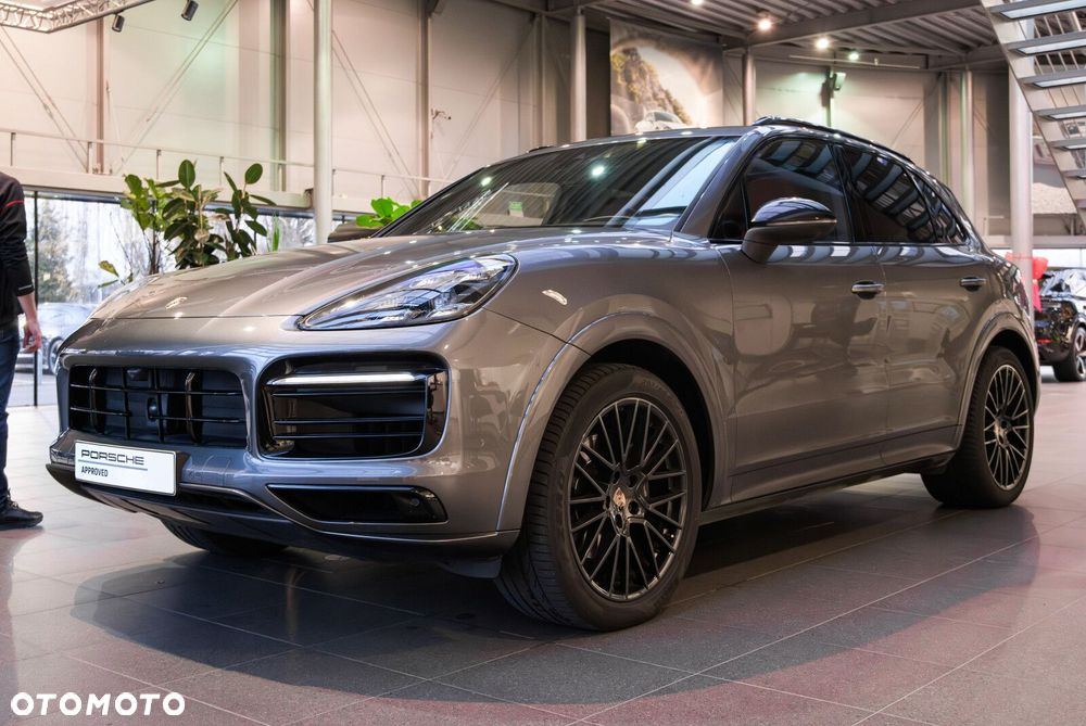 Porsche Cayenne - 2