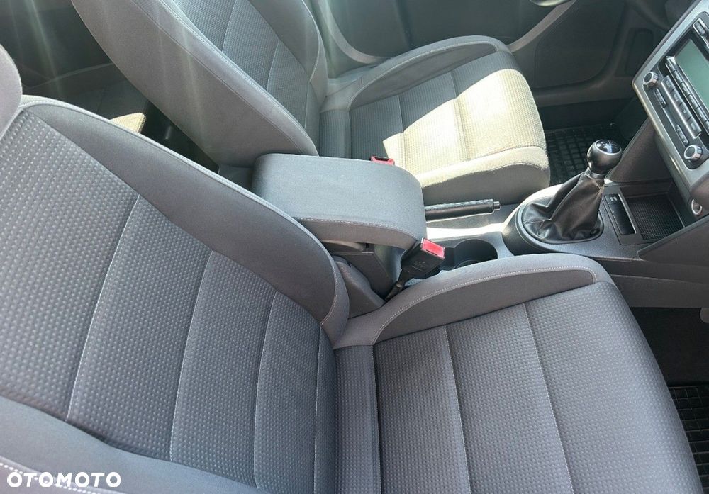 Volkswagen Touran - 16