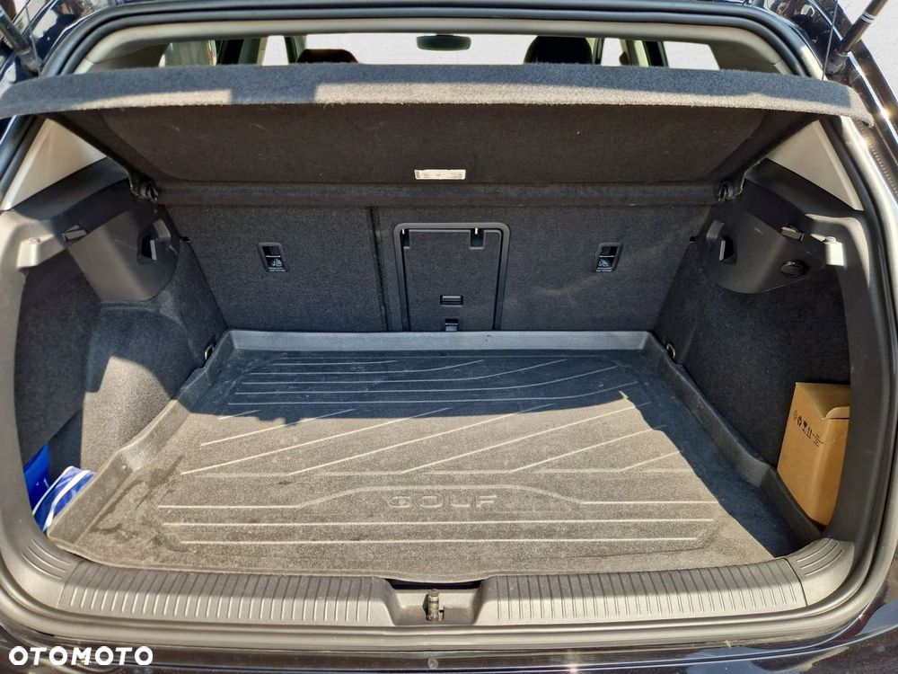Volkswagen Golf - 24