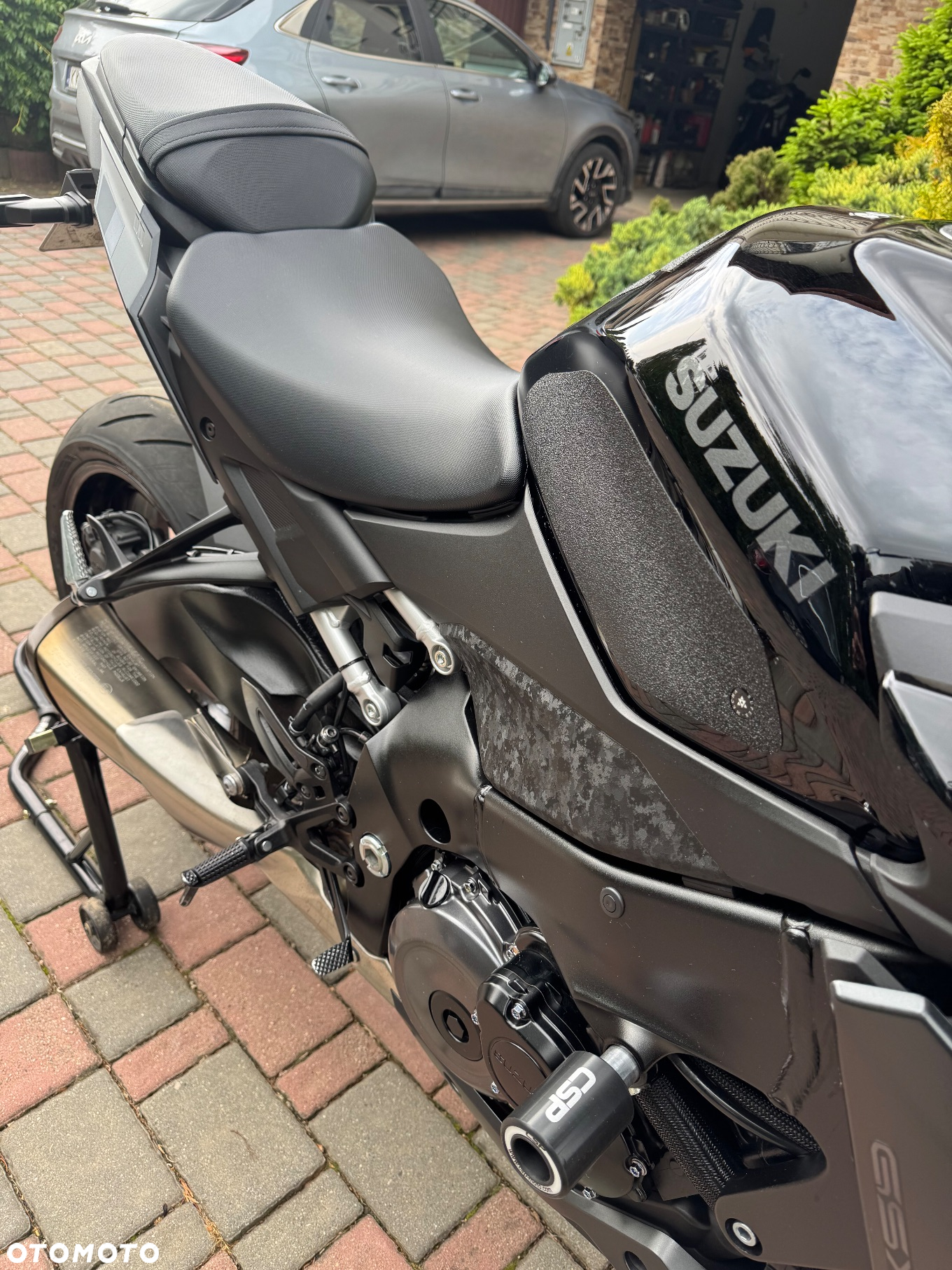 Suzuki GSX 1000 - 5