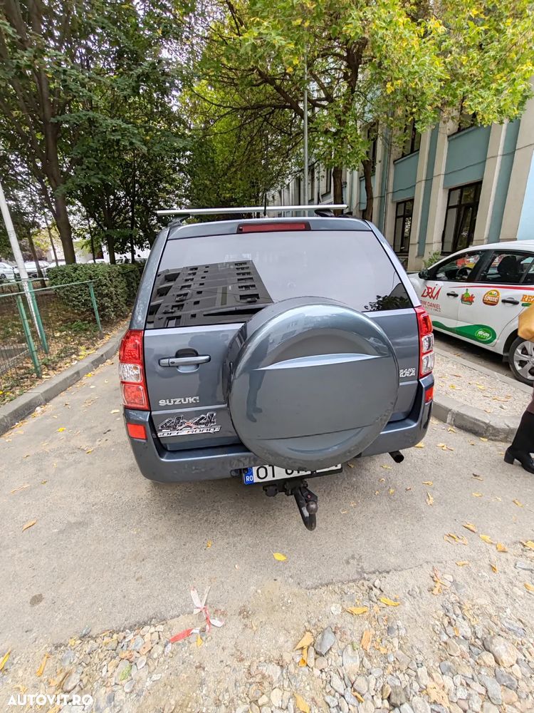 Suzuki Grand Vitara 2.0 Automatik Comfort + Family - 4