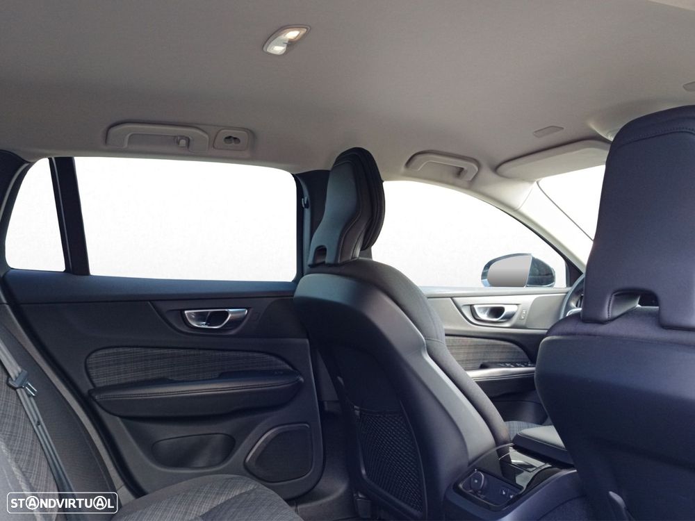 Volvo V60 2.0 T6 AWD TE Essential - 37