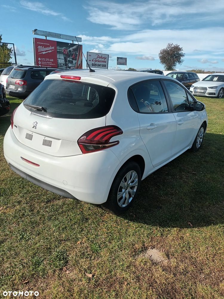 Peugeot 208 - 3
