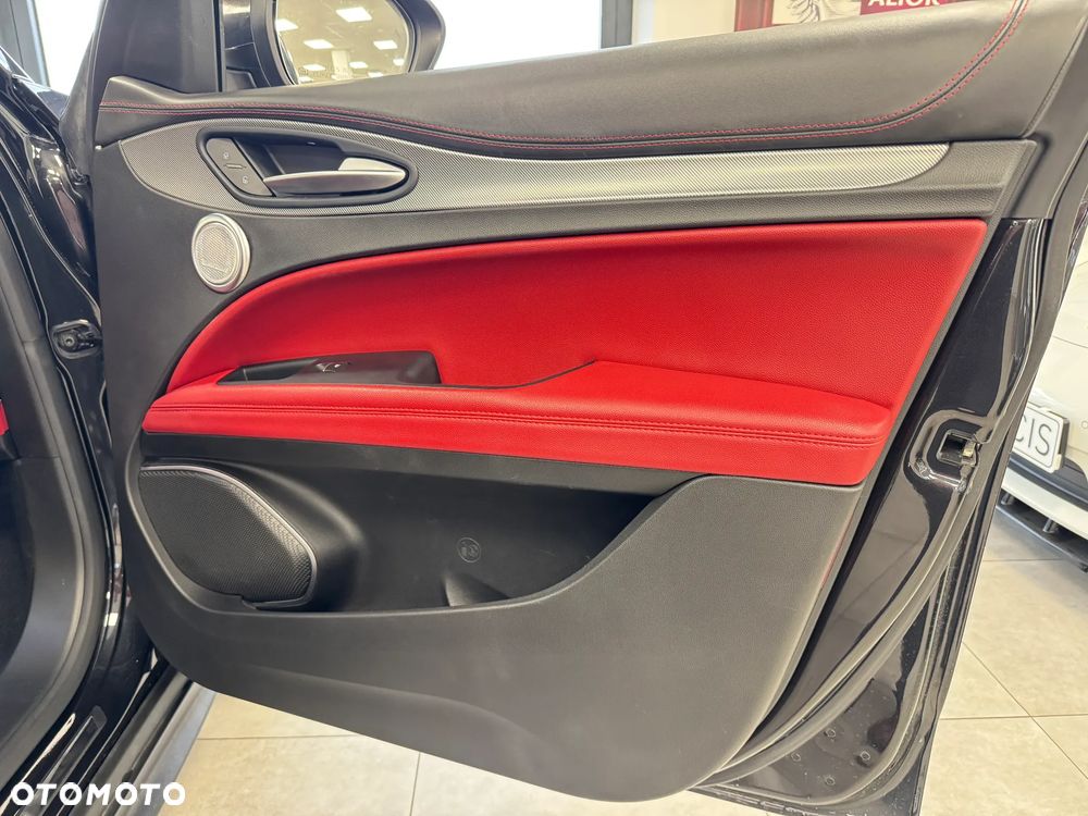 Alfa Romeo Stelvio 2.0 Turbo 16V AT8-Q4 Executive - 14