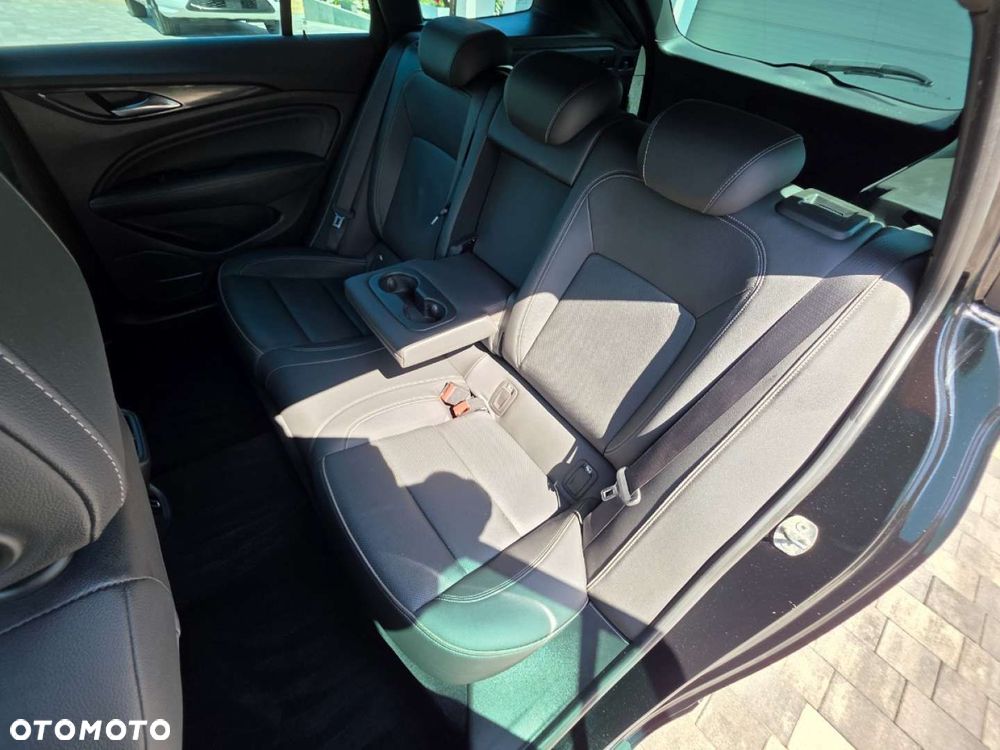 Opel Insignia - 23