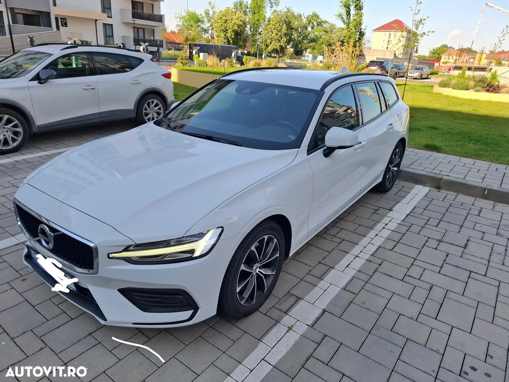 Volvo V60 B4 MHEV AT8 FWD Momentum Pro - 2