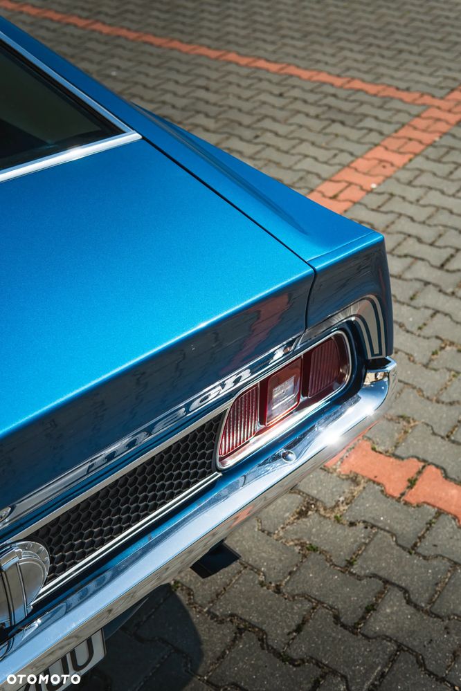 Ford Mustang - 16