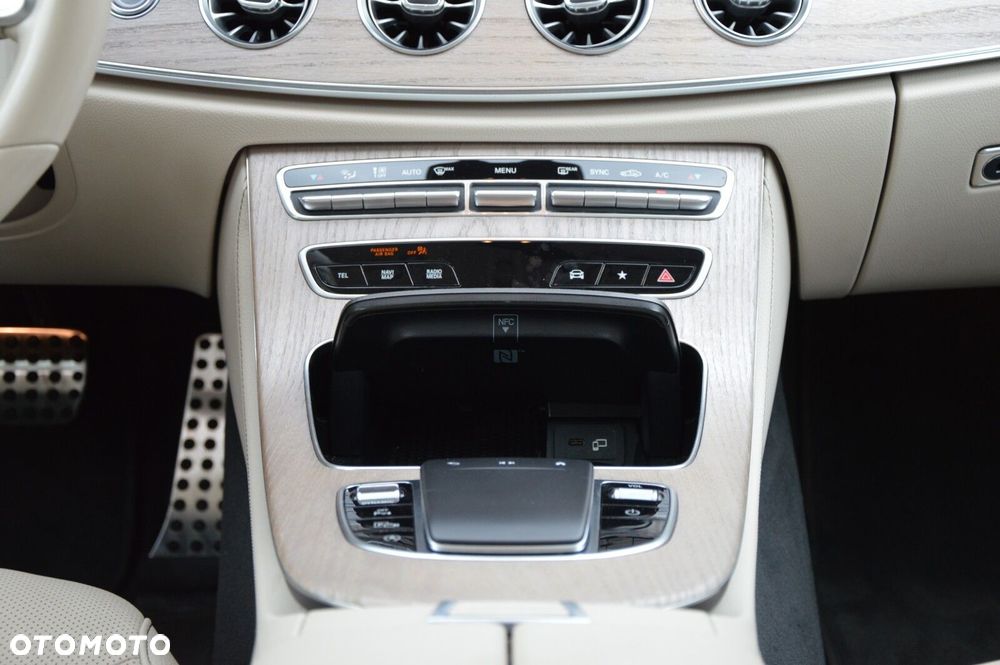 Mercedes-Benz CLS 300 d 4-Matic AMG - 25