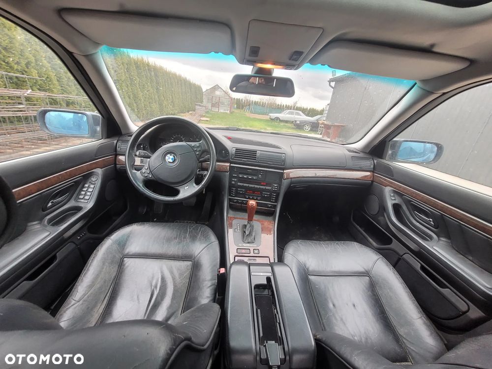 BMW Seria 7 740i - 4