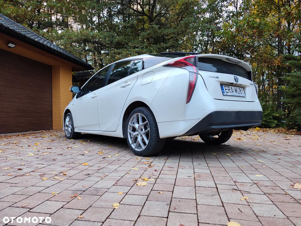 Toyota Prius 2017 photo 5