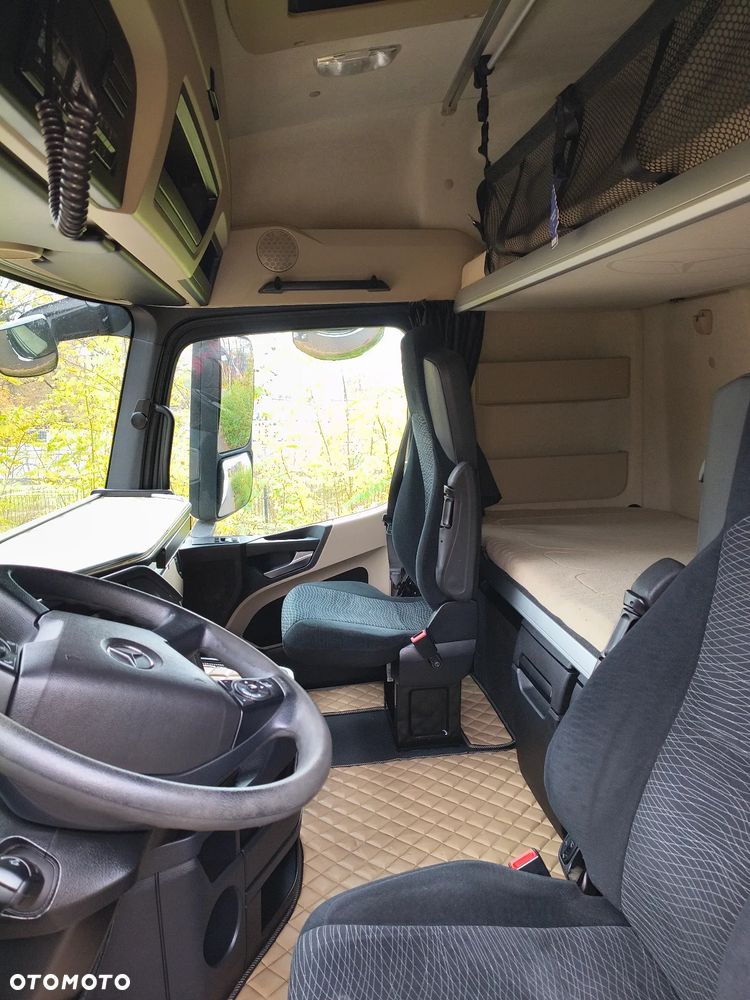 Mercedes-Benz Actros - 18