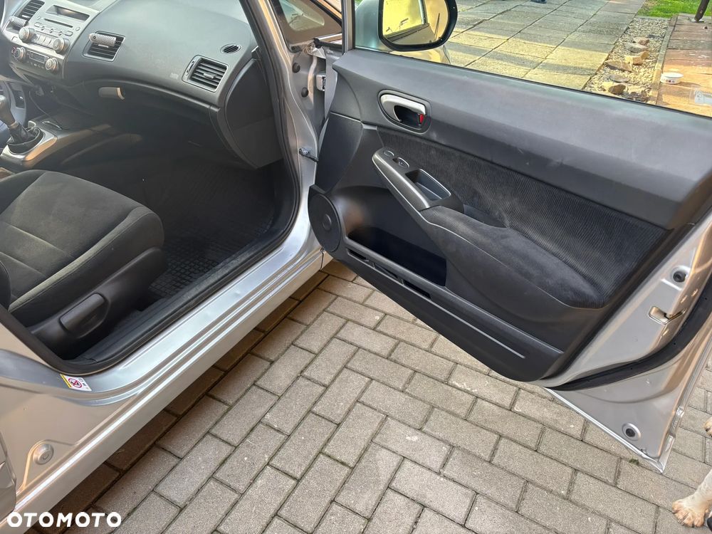 Honda Civic 1.8 Executive - 11