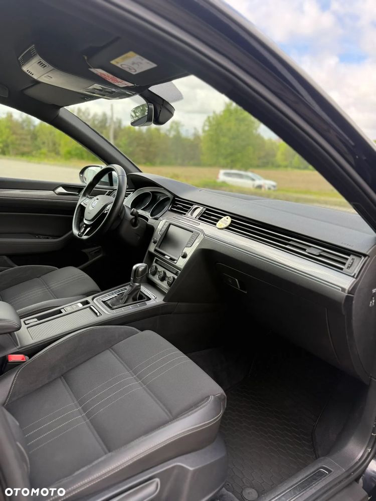 Volkswagen Passat Alltrack 2.0 TDI SCR DSG 4Motion - 17