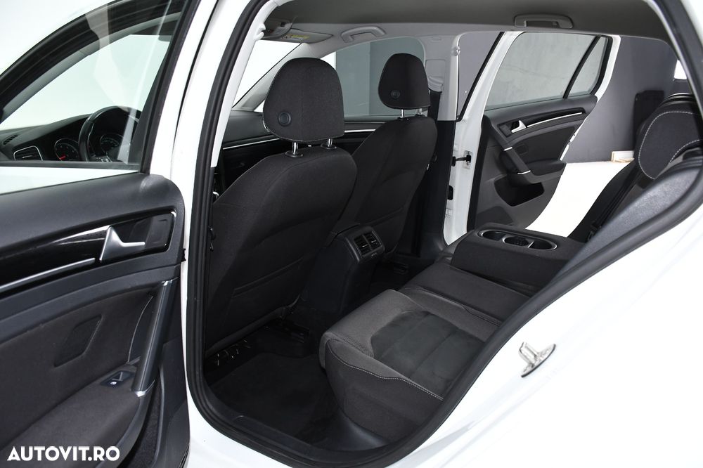 Volkswagen Golf - 19