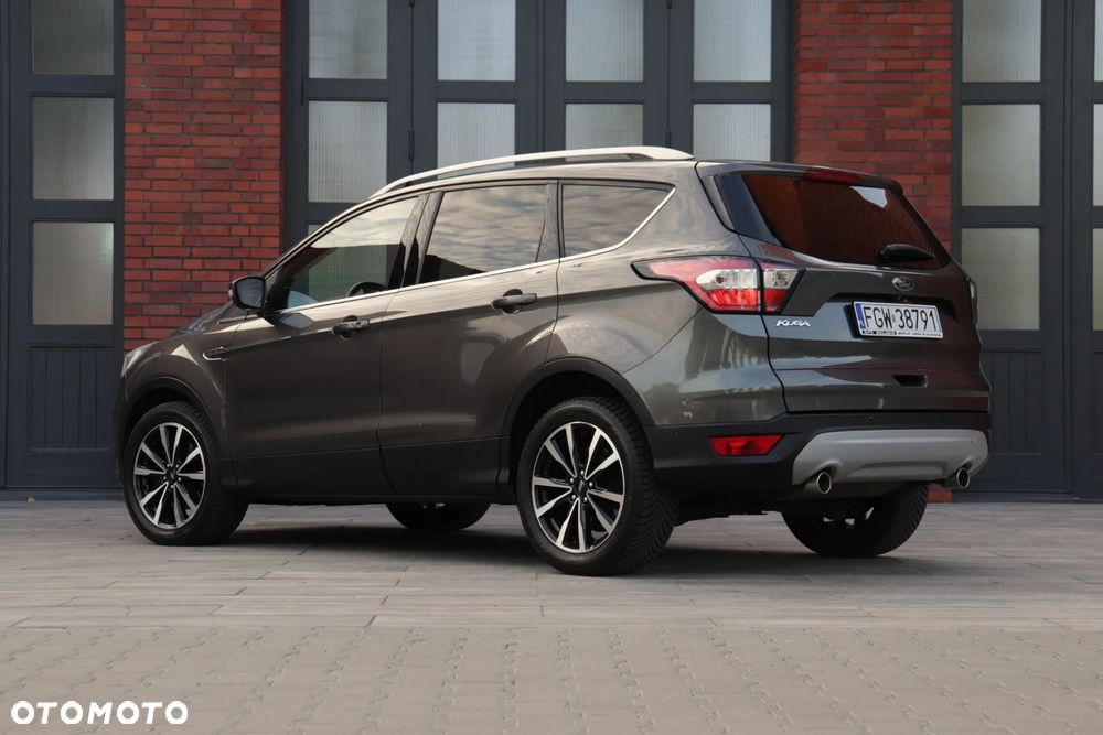 Ford Kuga 2.0 TDCi 2x4 Titanium - 13