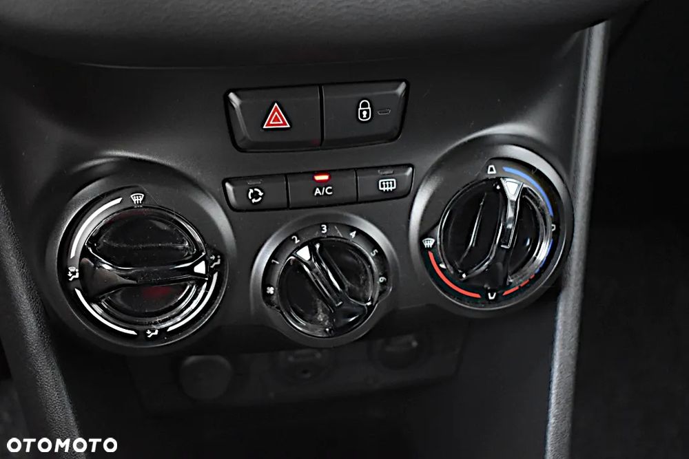 Peugeot 208 - 16