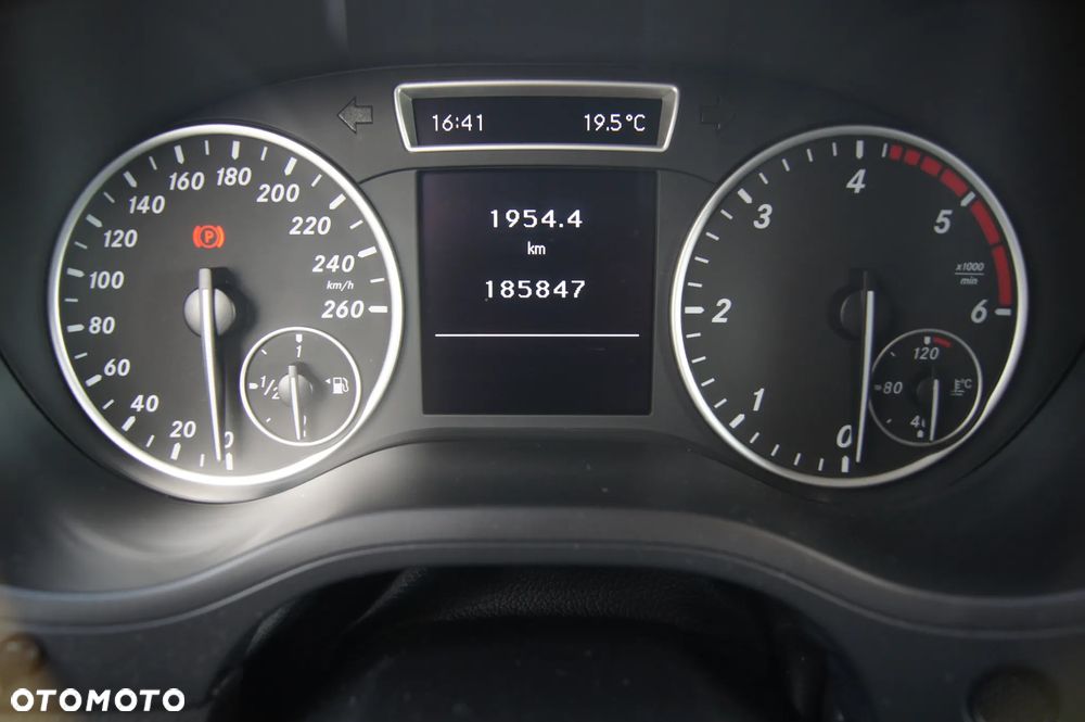Mercedes-Benz Klasa B 180 CDI (BlueEFFICIENCY) - 12