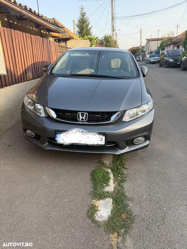 Honda Civic 1.8 i-VTEC MT Executive - 1