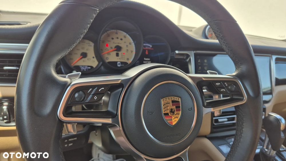 Porsche Macan Turbo PDK - 35