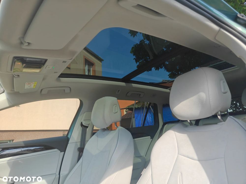 Volkswagen Passat - 12