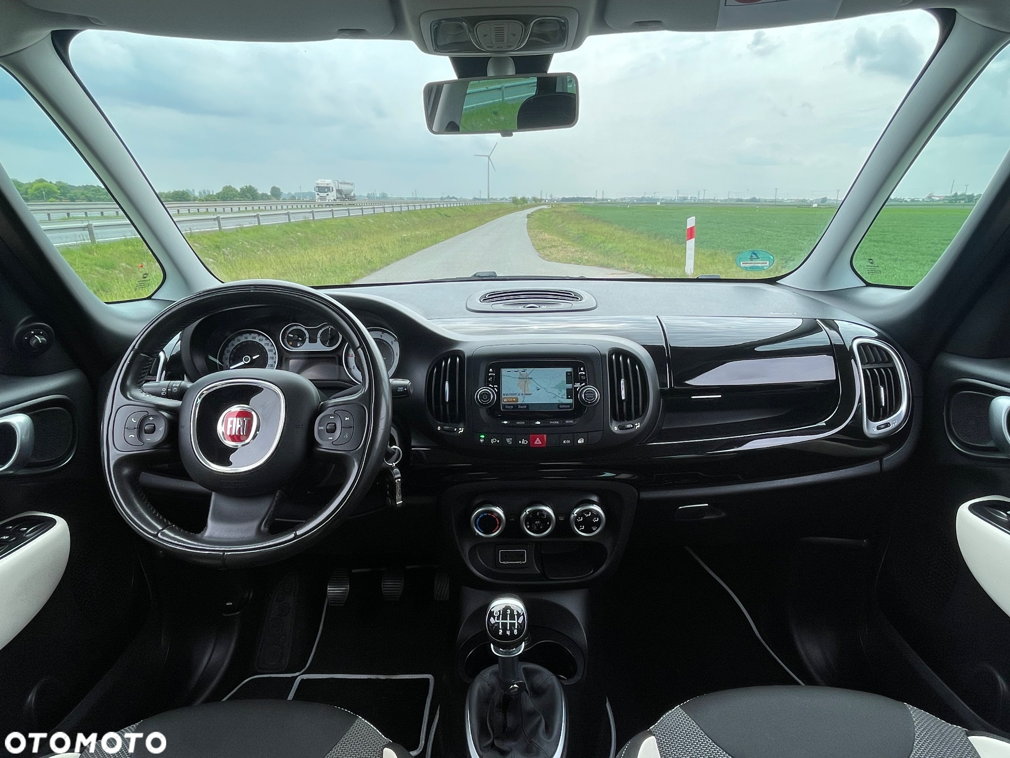 Fiat 500L 1.4 T-Jet 16V Urban Edition - 5
