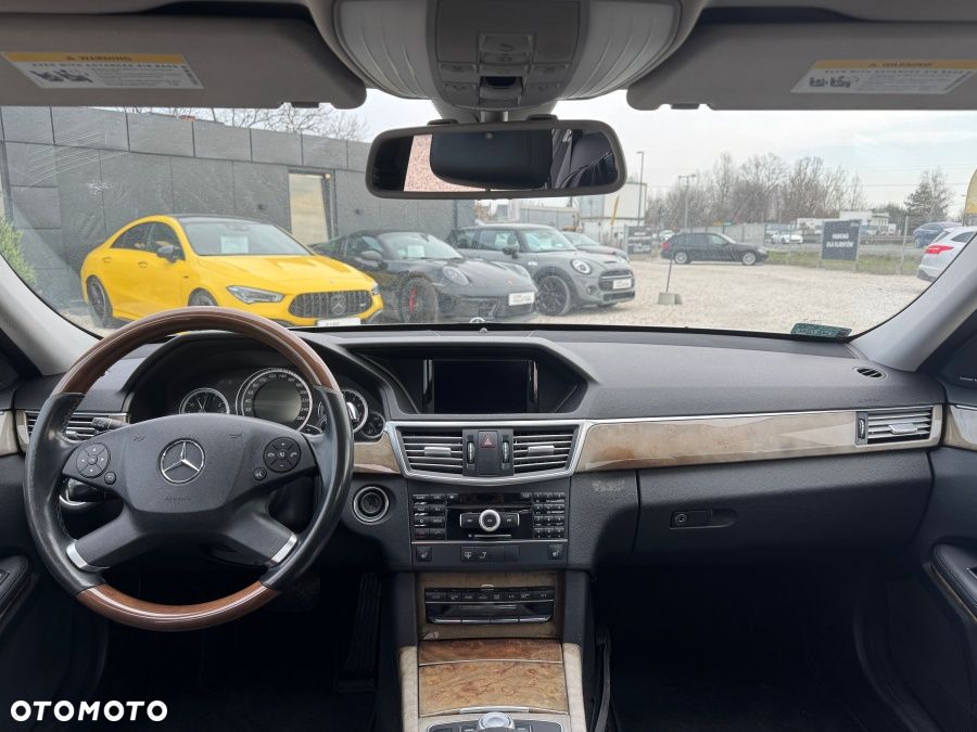Mercedes-Benz Klasa E 350 4-Matic - 12